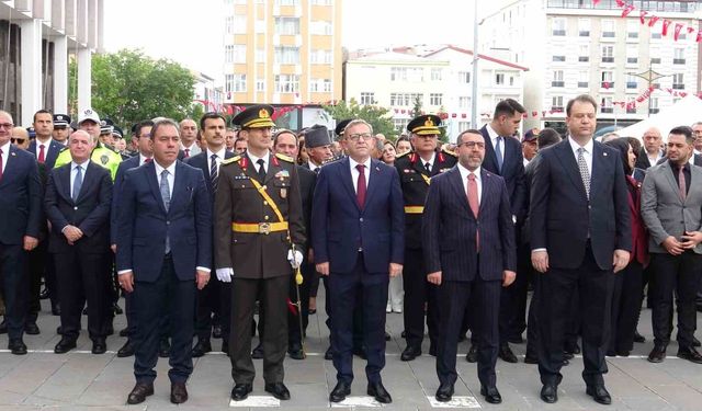 Kars'ta 30 Ağustos Zafer Bayramı'nın 104. yıl dönümü coşkuyla kutlandı