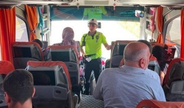 Kars'ta şehirler arası yollarda trafik denetimleri sürüyor