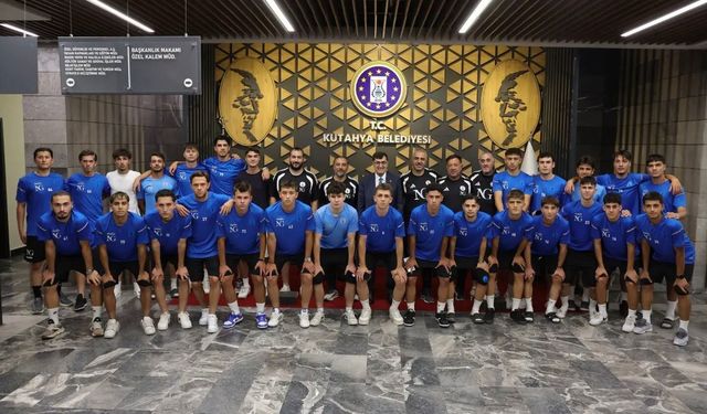 Kütahyaspor altyapı sporcularına Başkan Kahveci'den destek