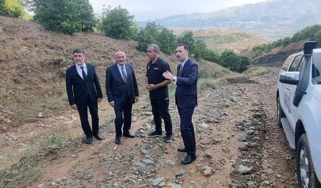 Milletvekili Karaman, Üzümlü'de toprak kayması bölgesini değerlendirdi