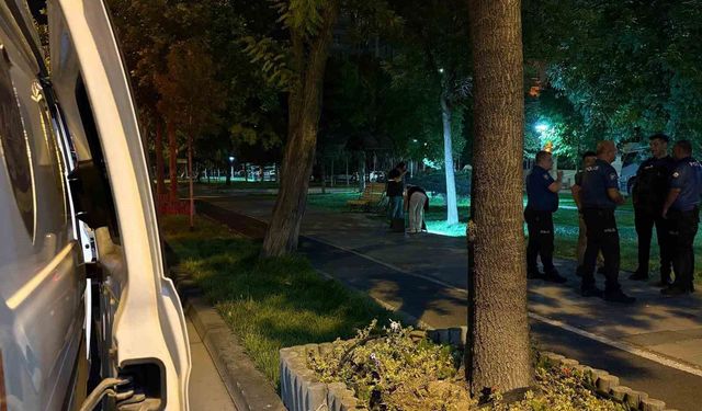 Otostopla aracına aldığı şahıslar tarafından bıçaklandı: 1 ağır yaralı