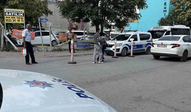 Sokak ortasında alacaklısını bıçaklayan şüpheli yakalandı