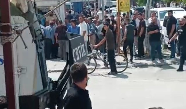 Van'da iki aile arasında taşlı sopalı kavga: 2 yaralı