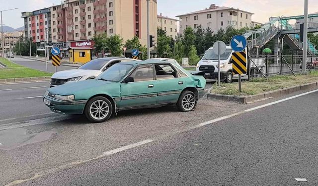 Zincirleme trafik kazası: 3 yaralı