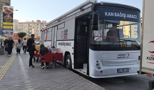 Iğdır’da Türk Kızılay’ın Kan Bağışı Aracına Yoğun İlgi