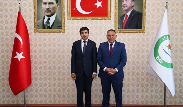 Iğdır İl Göç İdaresi Müdür Vekili Mehmet Oğuztav’dan Rektör Prof. Dr. Gürel’e Veda Ziyareti