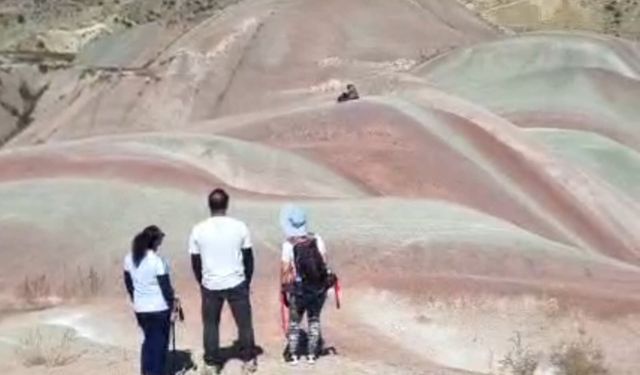 Iğdırlı Dağcılar Erzurum’un Gökkuşağı Tepeleri’ne Çıkarma Yaptı