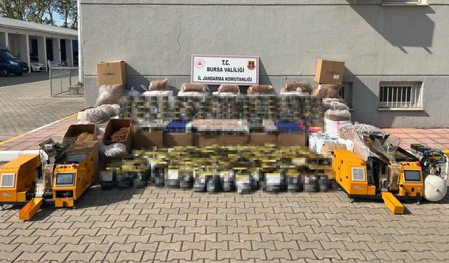 Bursa'da kaçakçılık operasyonu: 3,2 milyon liralık kaçak tütün ve sigara ele geçirildi