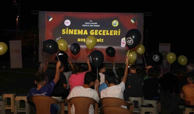 Hasanlar köyünde nostalji dolu açık hava sineması