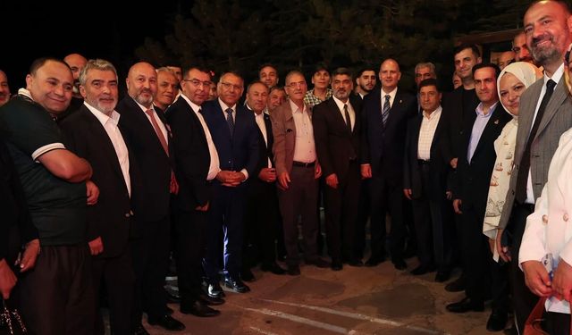 AK Parti Teşkilatı, Sivil Toplum Kuruluşu Başkanlarıyla İstişare Toplantısı Yaptı