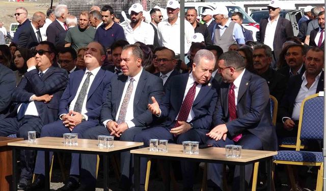 Kars Belediyesi'nden 600 milyon TL'lik yatırım: 53 yeni iş makinesi ve 5 üretim tesisi hizmette