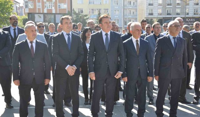 Kars'ta 56 bin 863 öğrenci ve 4 bin 89 öğretmen için yeni eğitim yılı başladı