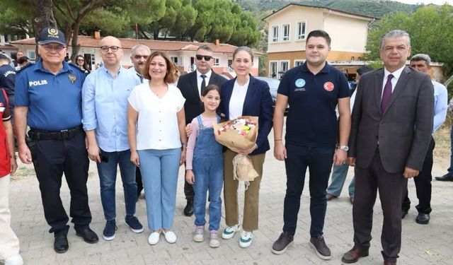 Nazilli Kaymakamı Kan öğrenciler ve öğretmenlerle bir araya geldi