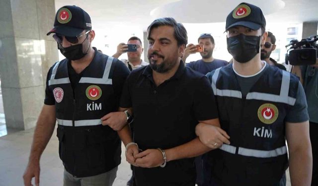 Tır dorsesinde yakalanan Arif Kocabıyık, Konyaaltı Belediyesi'nden aylarca çalışmadan maaş almış