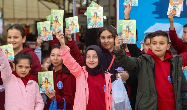 Uşak Kitap Fuarında kitaplar ve ünlü yazarlar okurlarla buluşuyor
