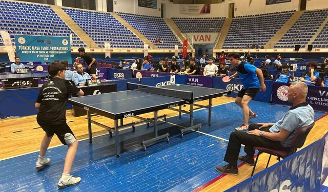 Van'da 20 ilin katılımıyla masa tenisi heyecanı