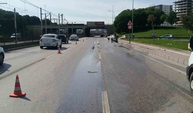 Yola dökülen kimyasal madde paniğe sebep oldu, trafik kilitlendi