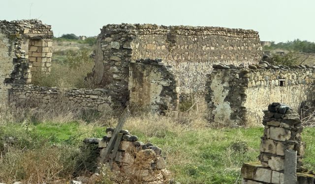 KARABAĞ GÜLLÜCE KÖYÜ’NDE GEÇMİŞİN İZLERİ, GELECEĞİN UMUDU