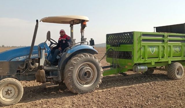 Iğdır’da Çiftçilerin Kış Mesaisi: Ekimle Birlikte Doğal Gübreleme Başladı