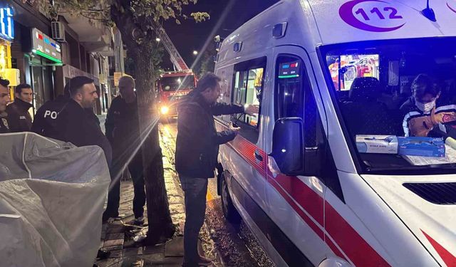 Alkollü şahıs ocağa makarna koyup uykuya daldı, kendisini yangından kurtaran ekiplere 'Borcum ne kadar?' diye sordu
