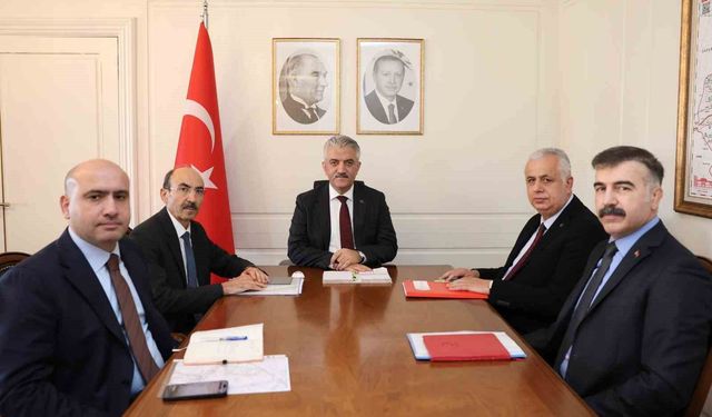 Devam eden projeler haftalık değerlendiriliyor