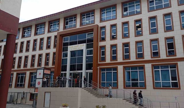 Güllü'nün kızı Tuğyan Ülkem Gülter suçlamaları kabul etmedi: 'Annem düştü, herhangi bir temas ettiğini görmedim'