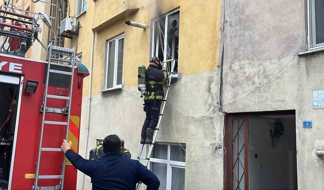 Kombinin elektrik bağlantısında yangın çıktı