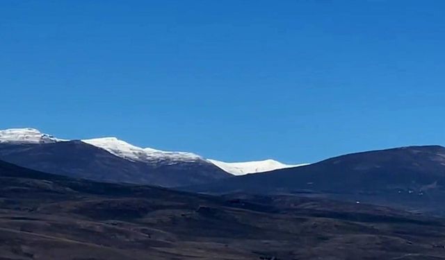 Mevsimin ilk karı dağlara düştü