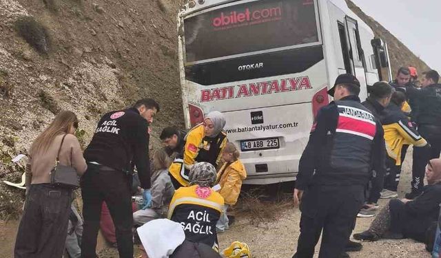 Midibüs kazası: 9 yaralı