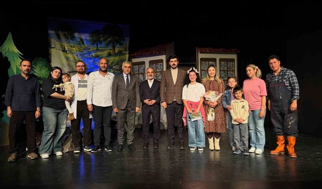 'Su Muhafızı Duru' oyunu ilk gösteriminde çocuklarla buluştu