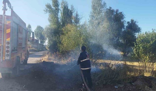 Van'da örtü yangını