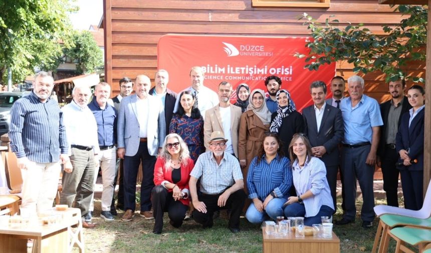 "Çocuk yetiştirme görevi televizyon ve sosyal medyaya bırakıldı"