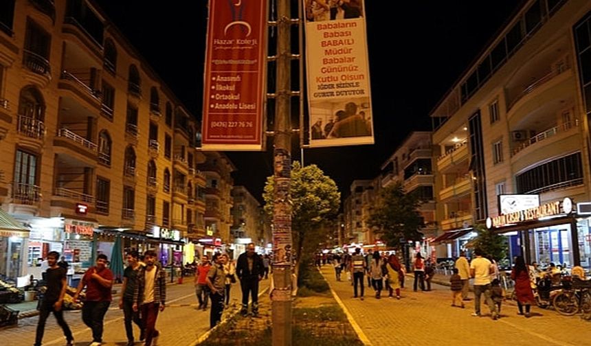 İş Yerleri Saat 24.00’te Kapatılıyor