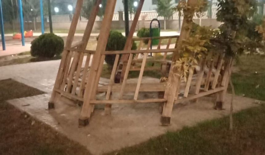 Bağlar Mahallesi Halkı Şikayetçi: Park Bakımsız ve Tehlikeli Hale Geldi