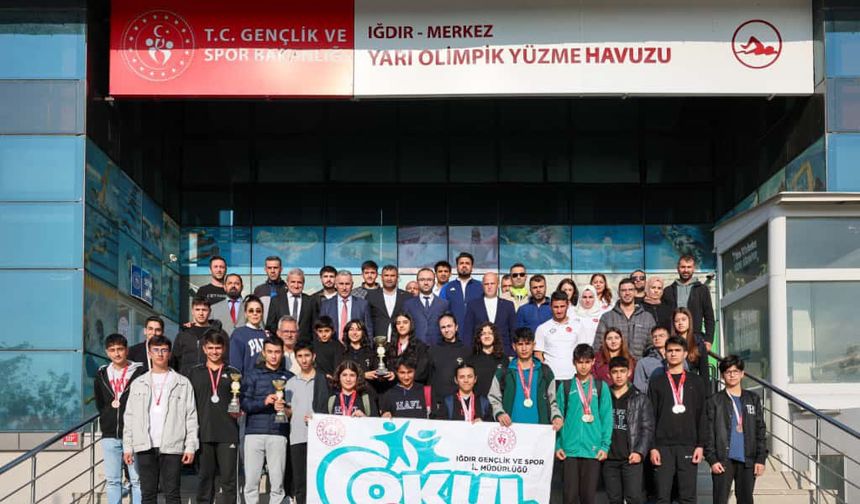 Iğdır Okul Sporları Yüzme Şampiyonları Belli Oldu: Bölge Müsabakaları Öncesi Büyük Başarı!