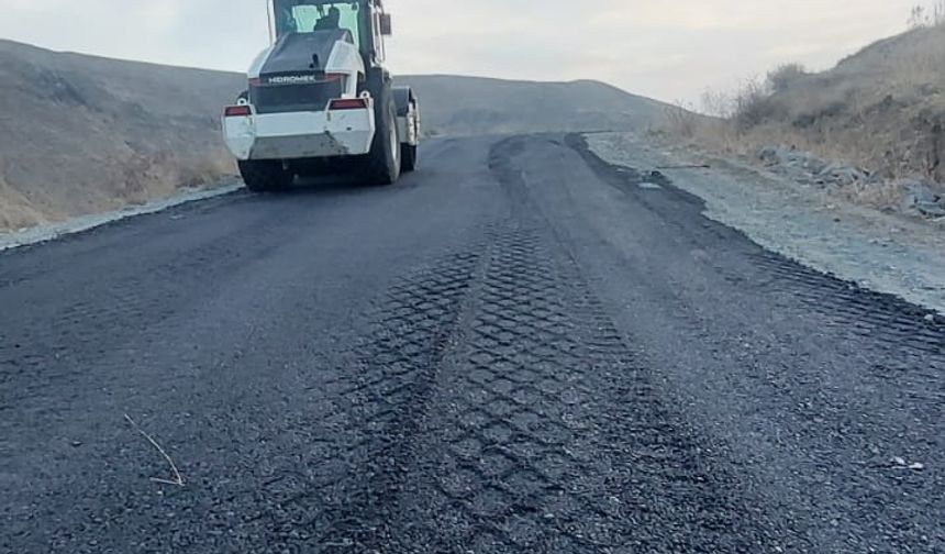 Kış Öncesi Son Rötuşlar: Iğdır’da Köy Yolları Yenileniyor