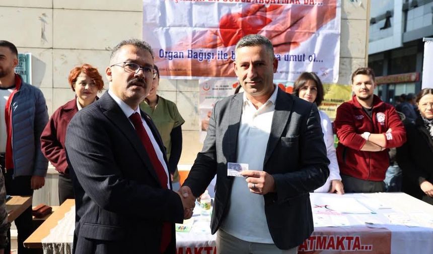 Vali Turan Organ Bağış Standını Ziyaret Etti