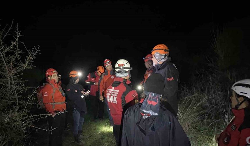 Alzheimer hastası yaşlı adamı arama çalışmaları gece de devam ediyor