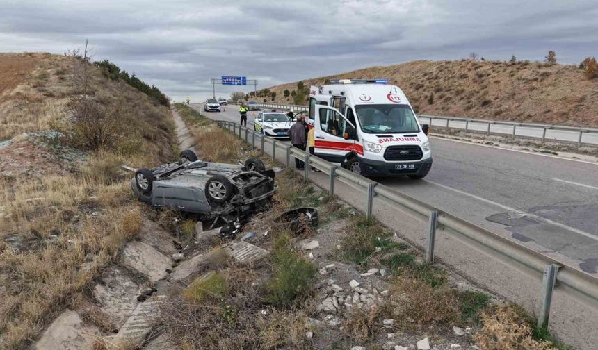 Otomobil şarampole devrildi: 7 yaralı
