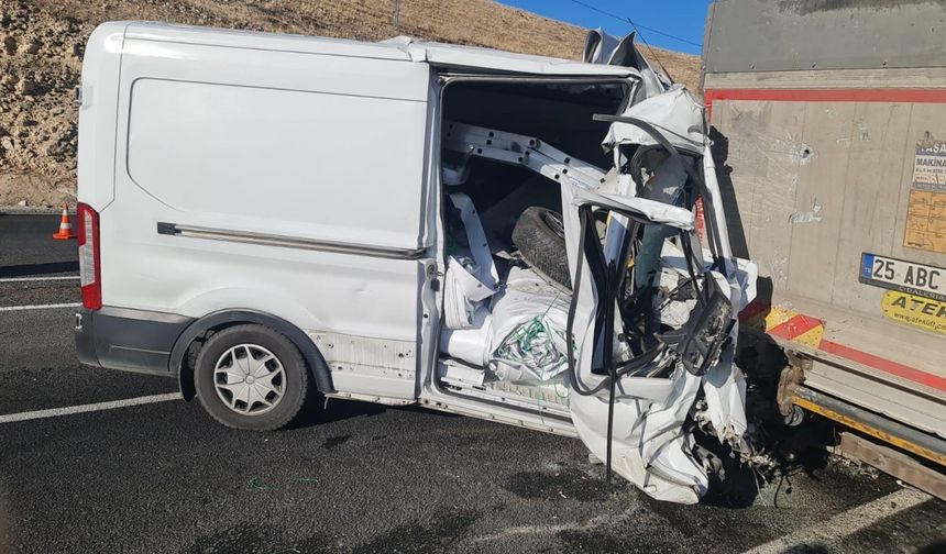 Sarıkamış’ta trafik kazası: 2 yaralı
