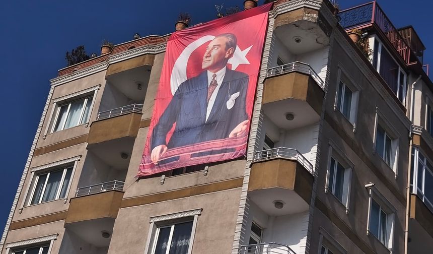 Iğdır’da 10 Kasım Ruhu: Şehir Ay-Yıldızla Donatıldı!