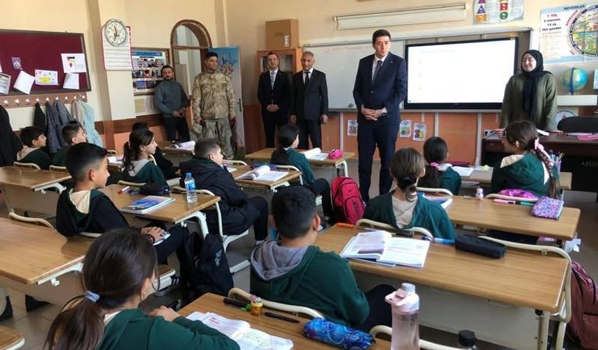 Kaymakam Fatih Erdoğan’dan Taşburun Ortaokulu’na Ziyaret