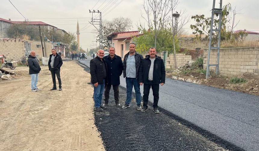 Melekli’de Asfalt Mesaisi Hafta Sonu da Sürüyor