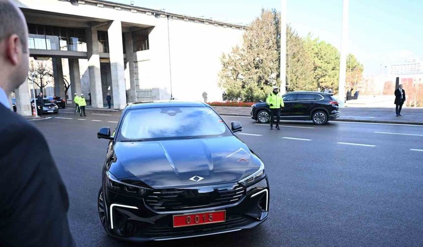 Bütçe görüşmelerine Togg T10F ile geldi