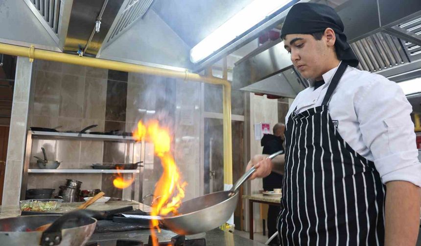 Fabrika gibi lise: Bir yılda 19 milyon ciro