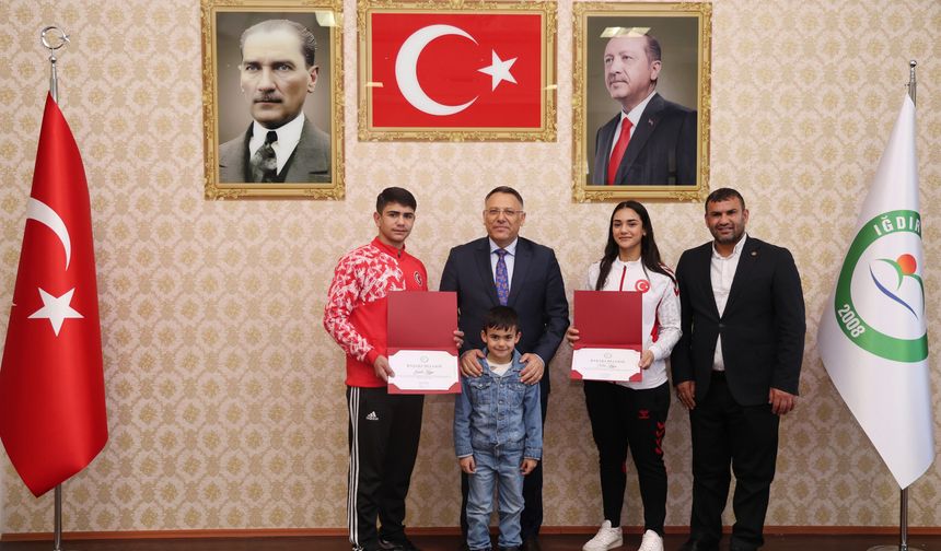 Rektör Gürel, Başarılı Sporcuları Makamında Ağırladı