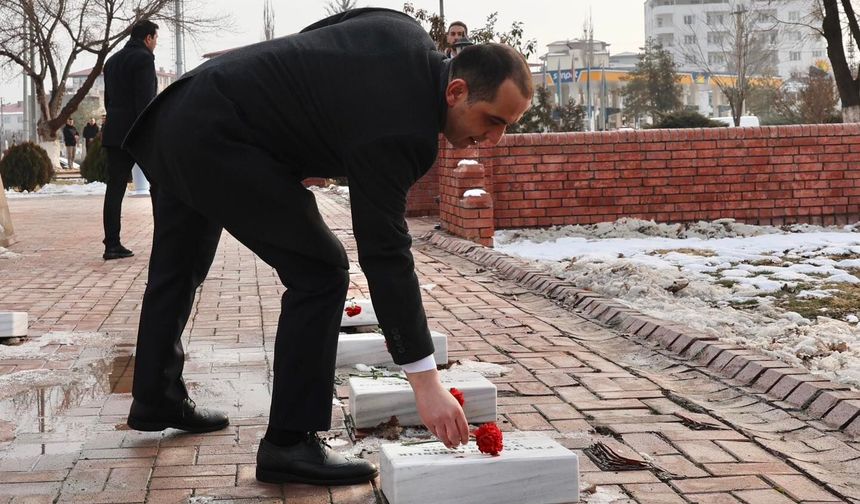 Iğdır’ın Yeni Valisi M. Fırat Taşolar’dan Anlamlı Başlangıç: Mehmet Çavuş Şehitliği’ne Ziyaret