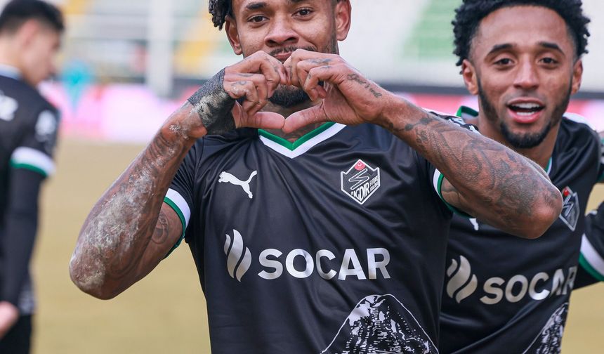 Iğdır Şehir Stadı’nda Bacuna Fırtınası: Alagöz Holding Iğdır Spor, Sakaryaspor’u Tek Golle Geçti!