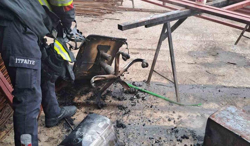 Isınmak için kovaya atılan tiner patladı, itfaiyenin hızlı müdahalesi faciayı önledi