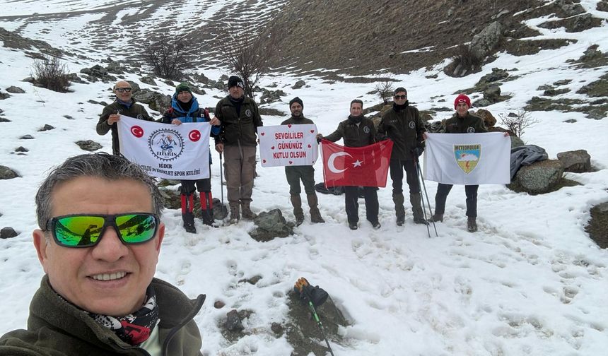 Iğdır’da Sevgiye “Zirve” Yolculuğu: İDABİS Pamuk Dağı’ndaydı!